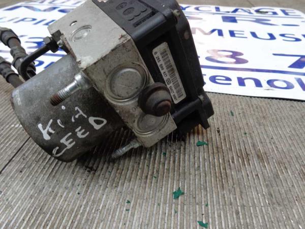 BLOC HYDRAULIC ABS KIA CEED - Vue 1